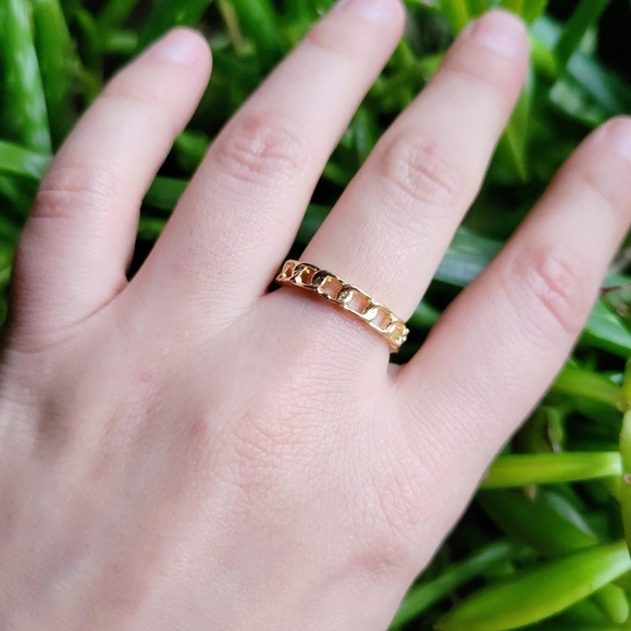 New Dainty Gold Chain Ring Band, size 7 - Picture 3 of 7